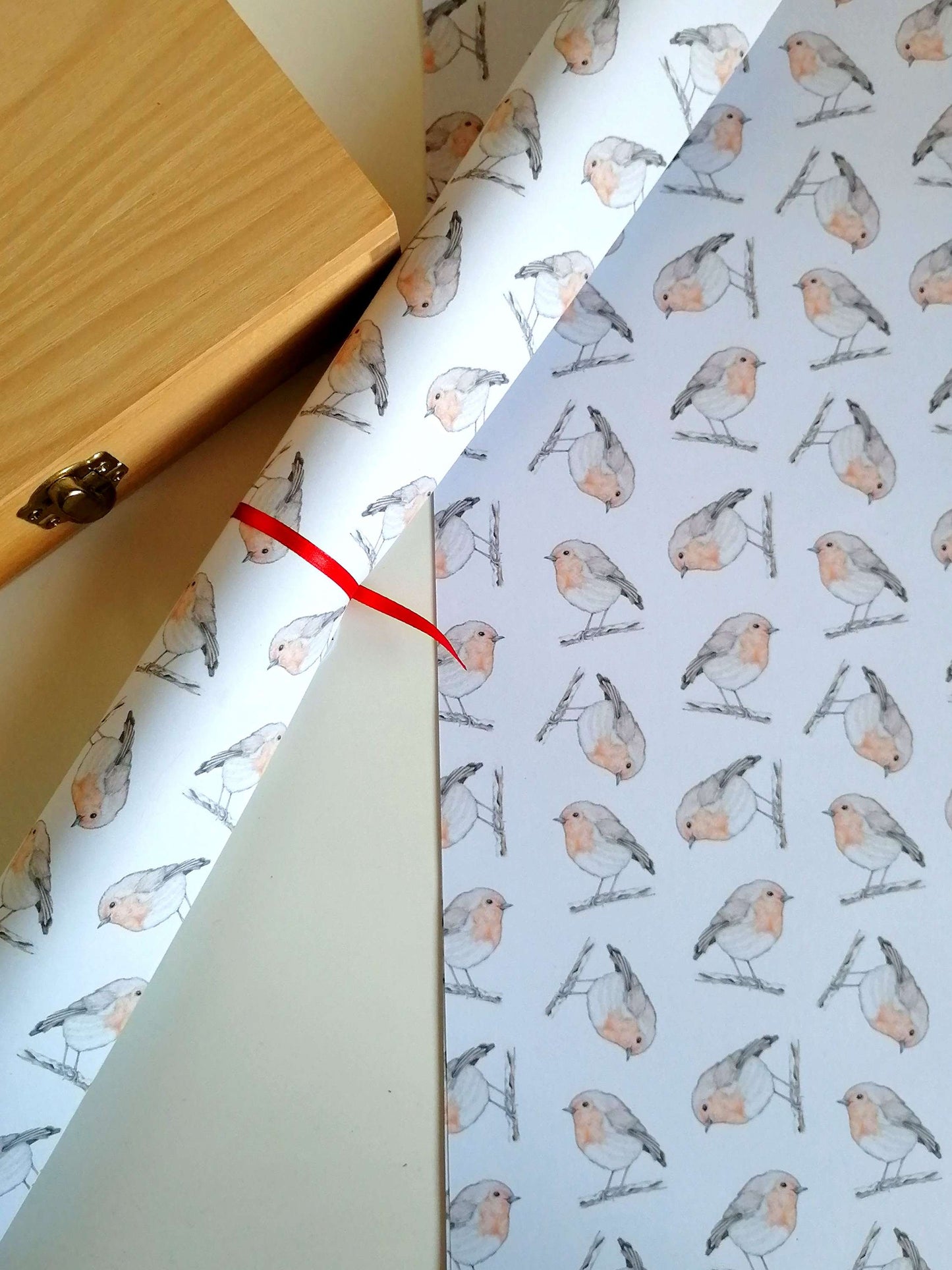 Robin Gift Wrap image 3